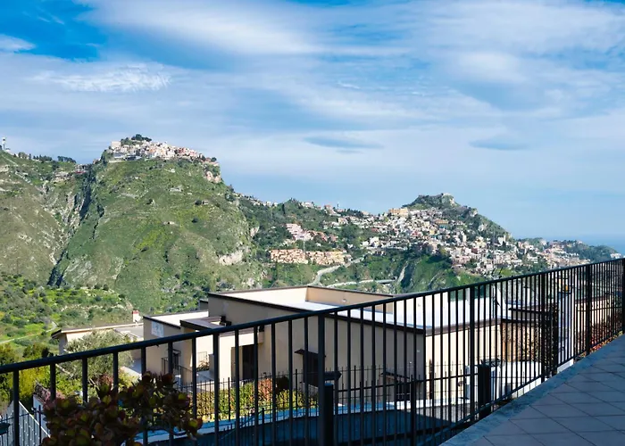 Casa Mathea * تاورمينا