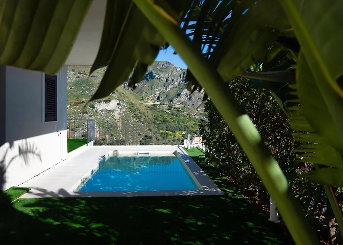 Casa Mathea تاورمينا